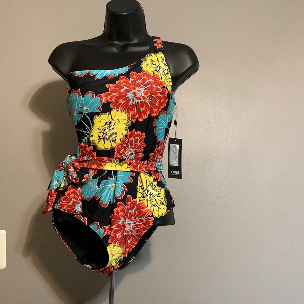 Jones of New York- One Shoulder SwimSuit with a Side Bow tie